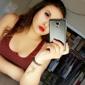 Meet your Posher, Victoria